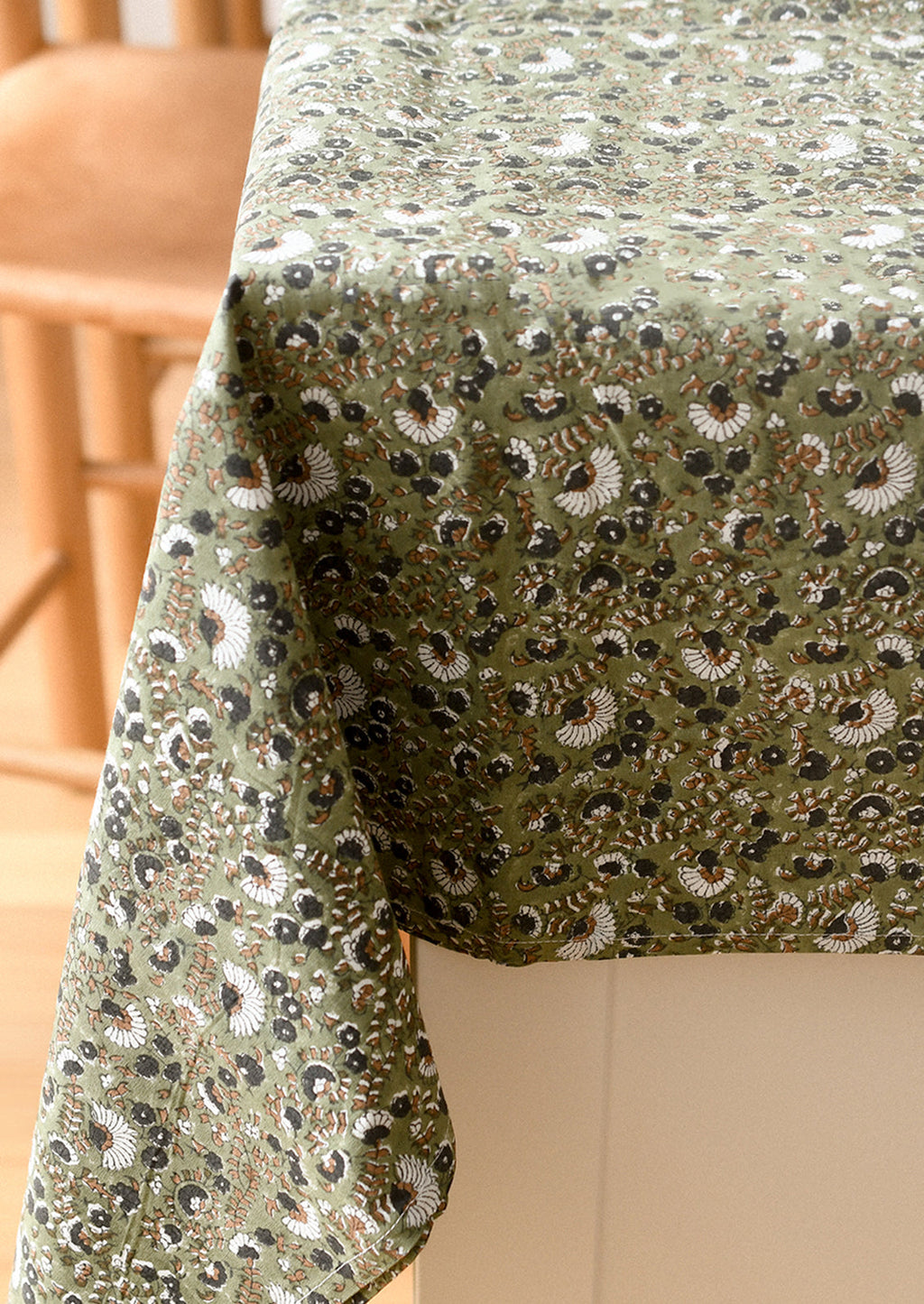 Bustling Florets Tablecloth