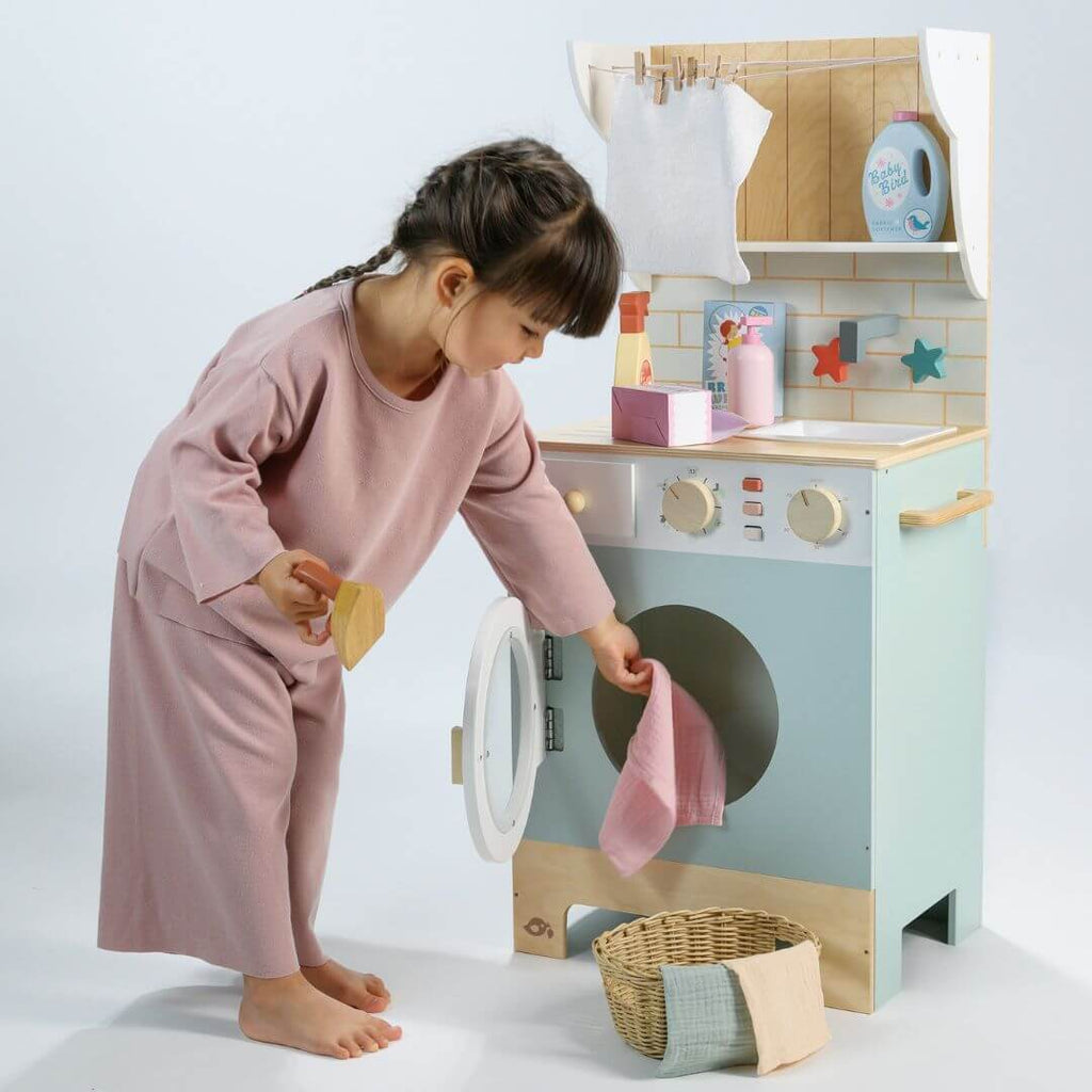 Wooden Laundrette Playset