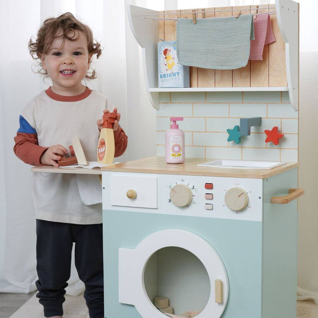 Wooden Laundrette Playset